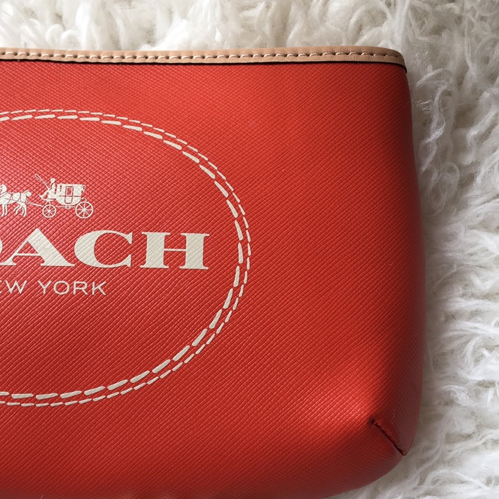 NWT • COACH • HP Horse & Carriage Leather Wristlet - Picture 4 of 9
